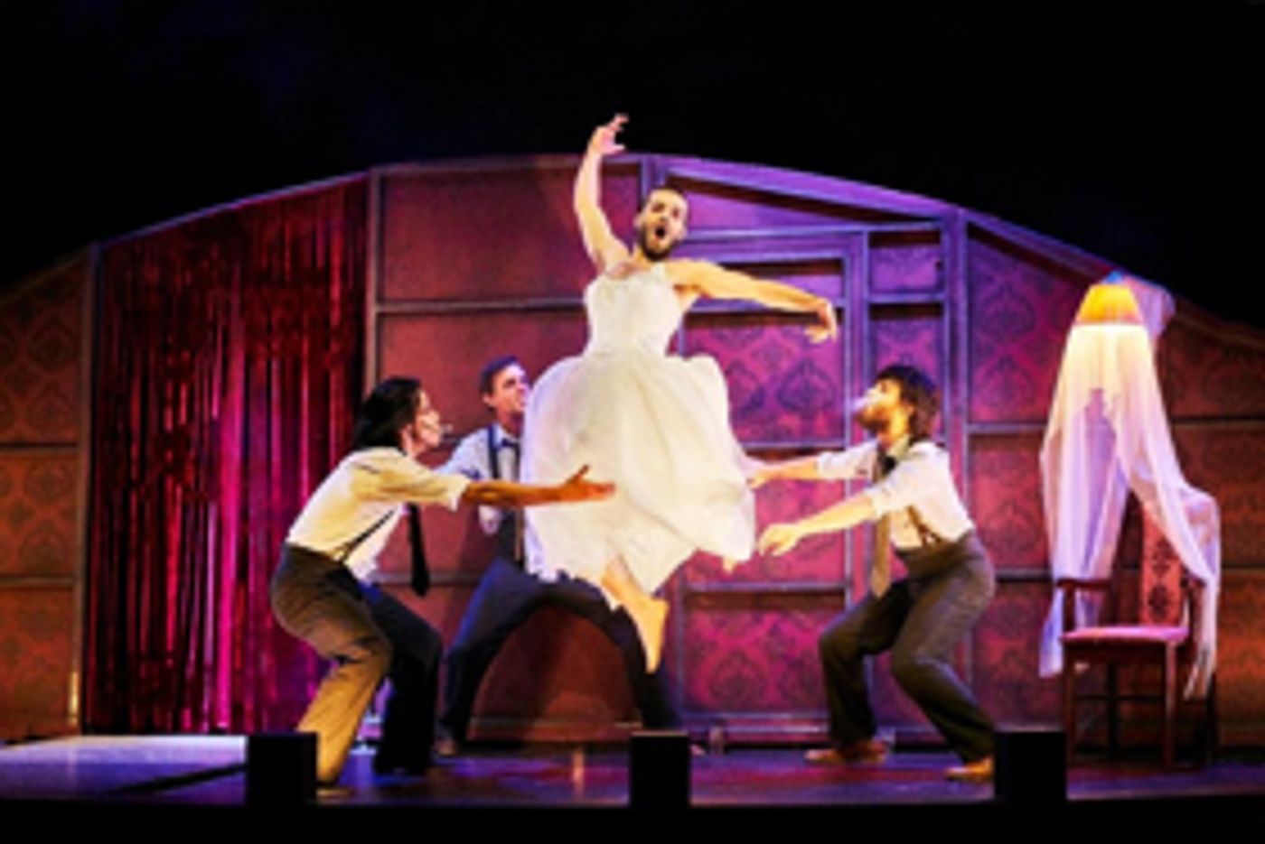 Gecko Brings Dystopian Future on UK Tour in THE WEDDING Gecko Brings Dystopian Future on UK Tour in THE WEDDING Image