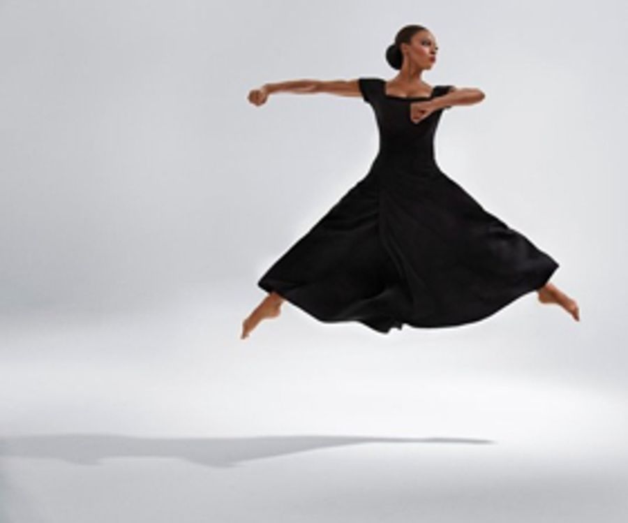Celebrated Modern Dance Company Performs in the Valley Image