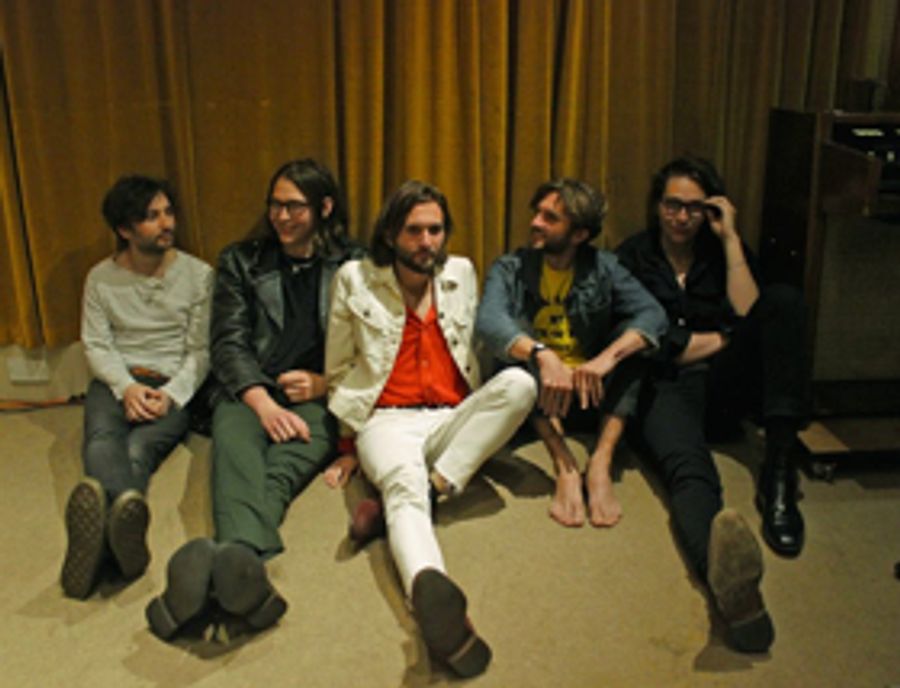 Voyages Release Soviet Sci-Fi Video for 'Schmuck' Image