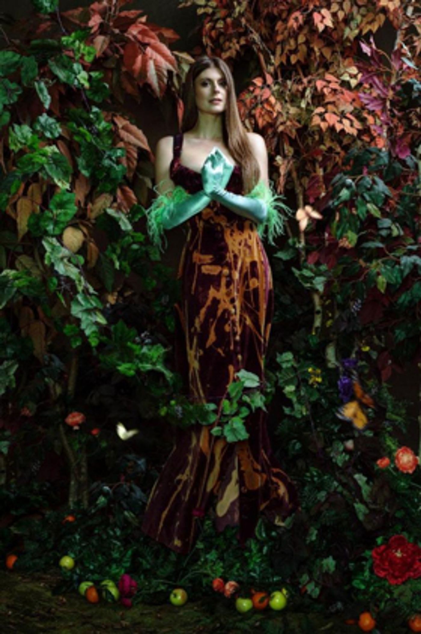 Lydia Ainsworth Premieres New Song DIAMONDS CUTTING DIAMONDS Lydia Ainsworth Premieres New Song DIAMONDS CUTTING DIAMONDS Image