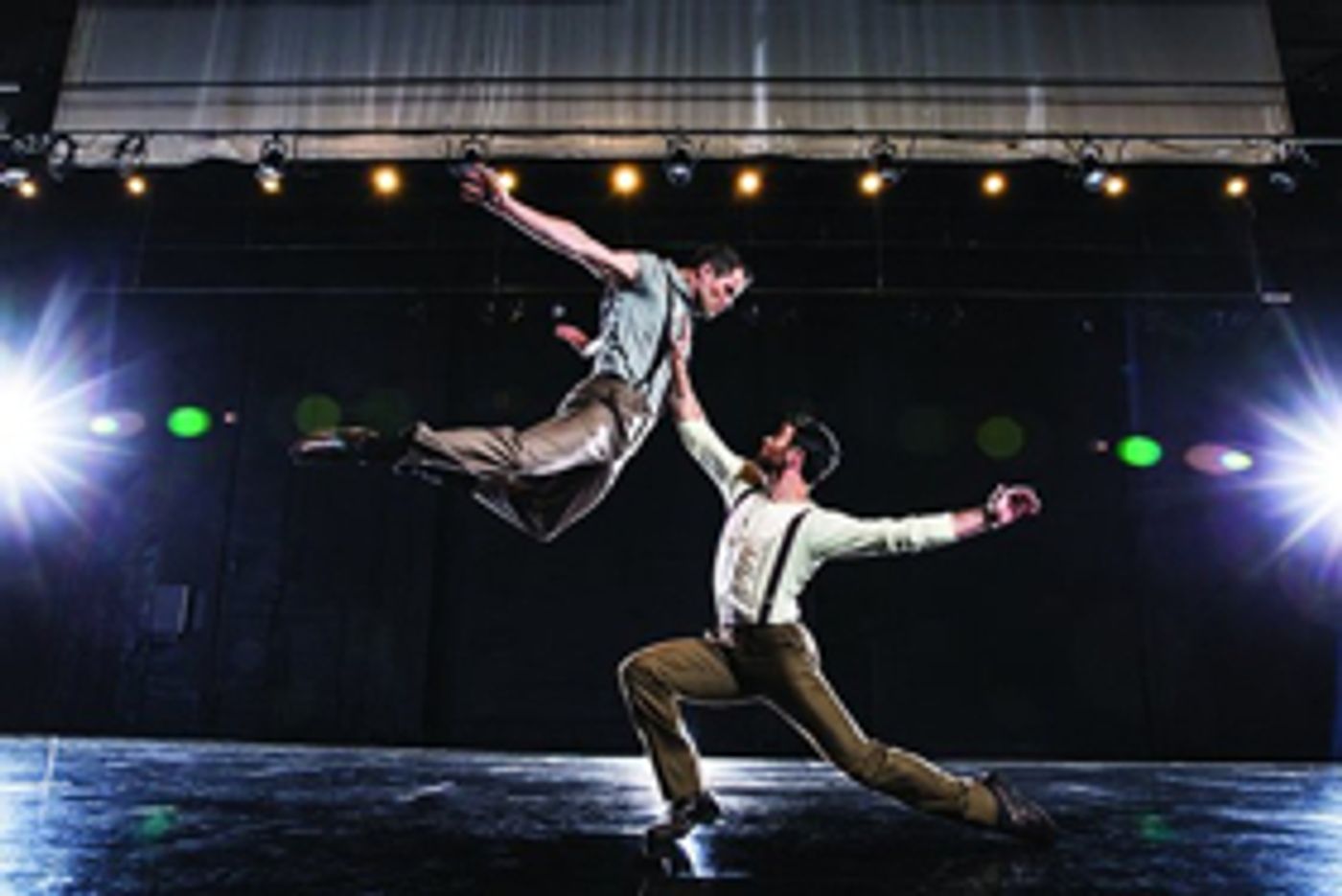 TRAVIS WALL'S SHAPING SOUND Comes to Van Wezel TRAVIS WALL'S SHAPING SOUND Comes to Van Wezel Image