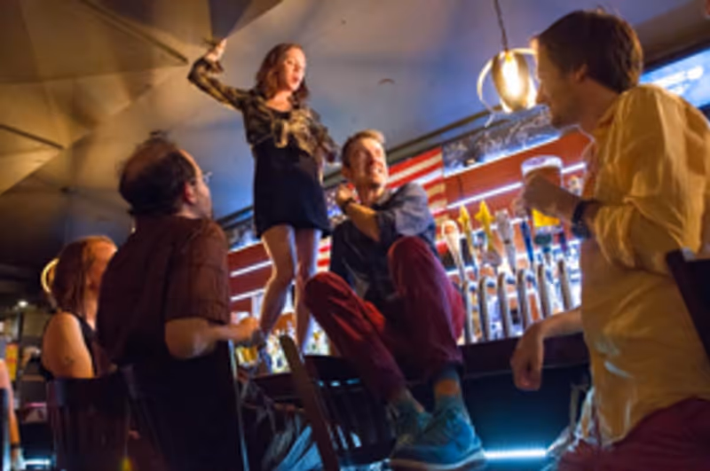 SHAKESBEER With An Irish Twist Spills Onto Stone St Image