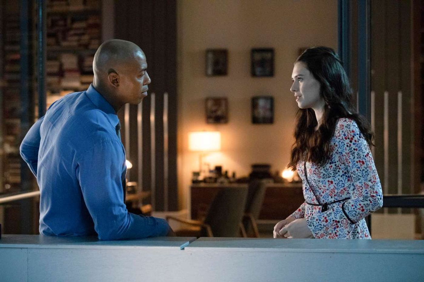 BWW Recap: Not Even SUPERGIRL Can Save James Olsen From 'Fake News' As He Becomes a Figure of the Anti-Alien Movement in 'Ahimsa'  Image