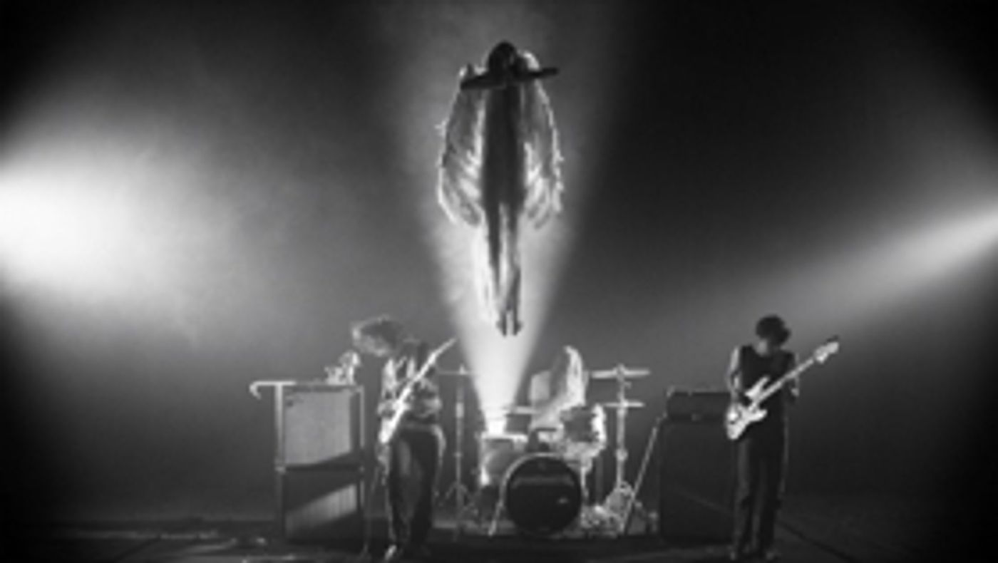 Starcrawler Shares Video For SHE GETS AROUND  Image