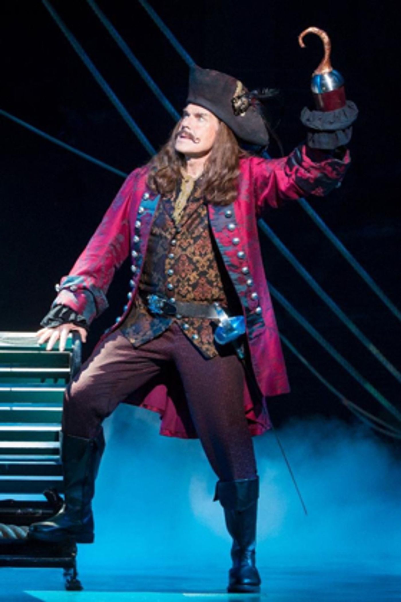 Interview: John Davidson as Captain Hook in FINDING NEVERLAND on Tour  Image