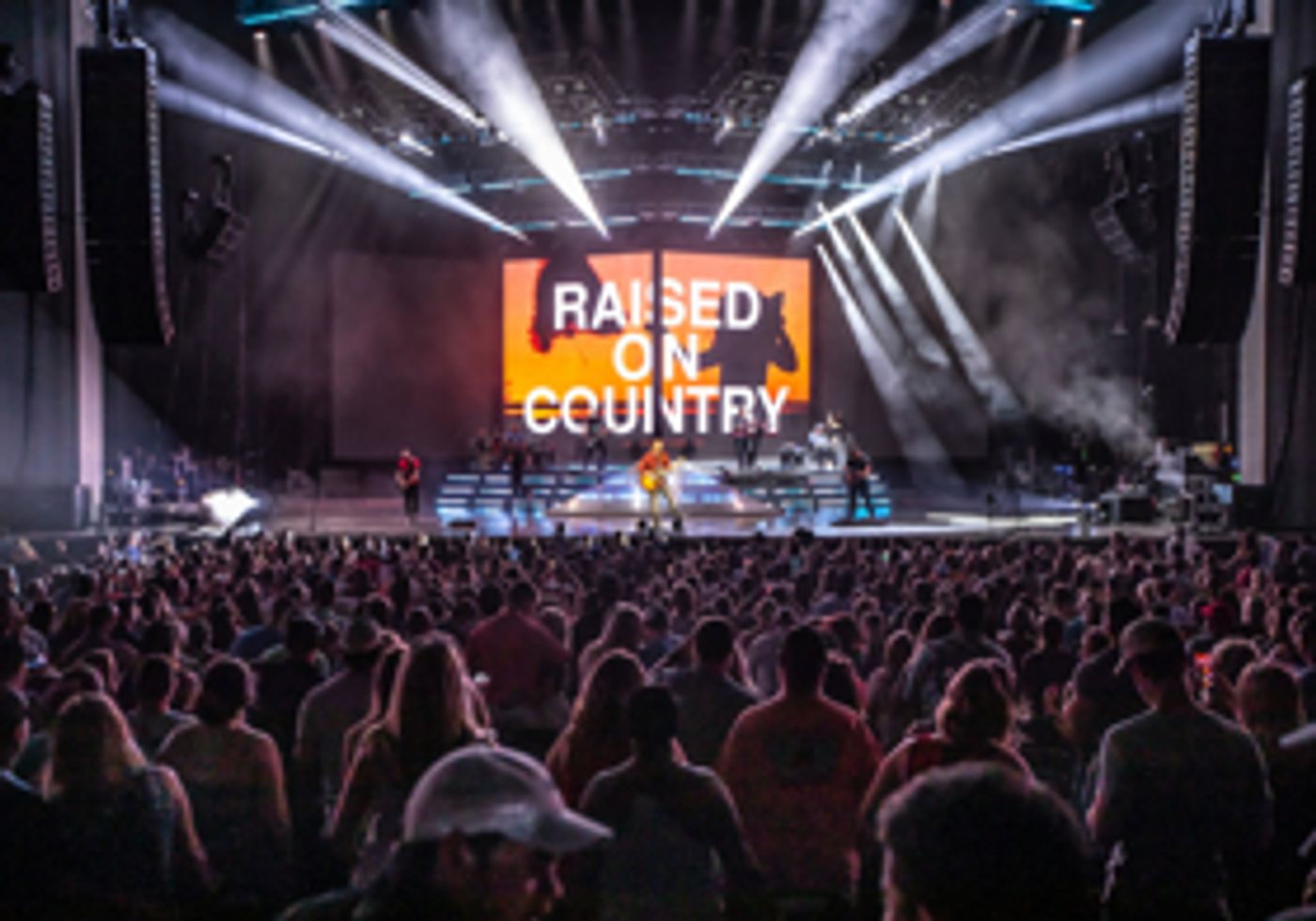 Chris Young Kicks Off North American Raised On Country World Tour Dates  Image