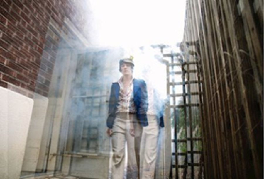 Nova Flares' Intense Dreamy Debut Single GUT SPLINTER  Image