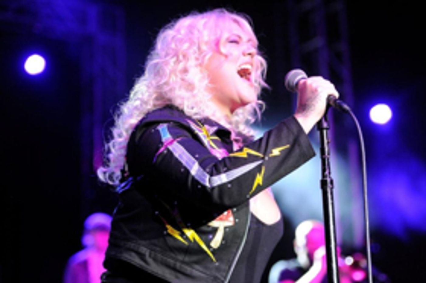 The Roots, Elle King, Dustin Lynch And More Perform At Six Degrees To Tennessee Roots Jam  Image