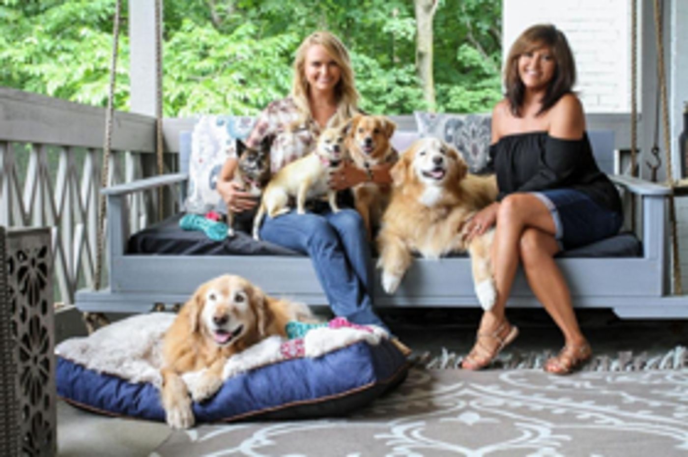 Miranda Lambert's Little Red 'Bandwagon' Overflowed  Image