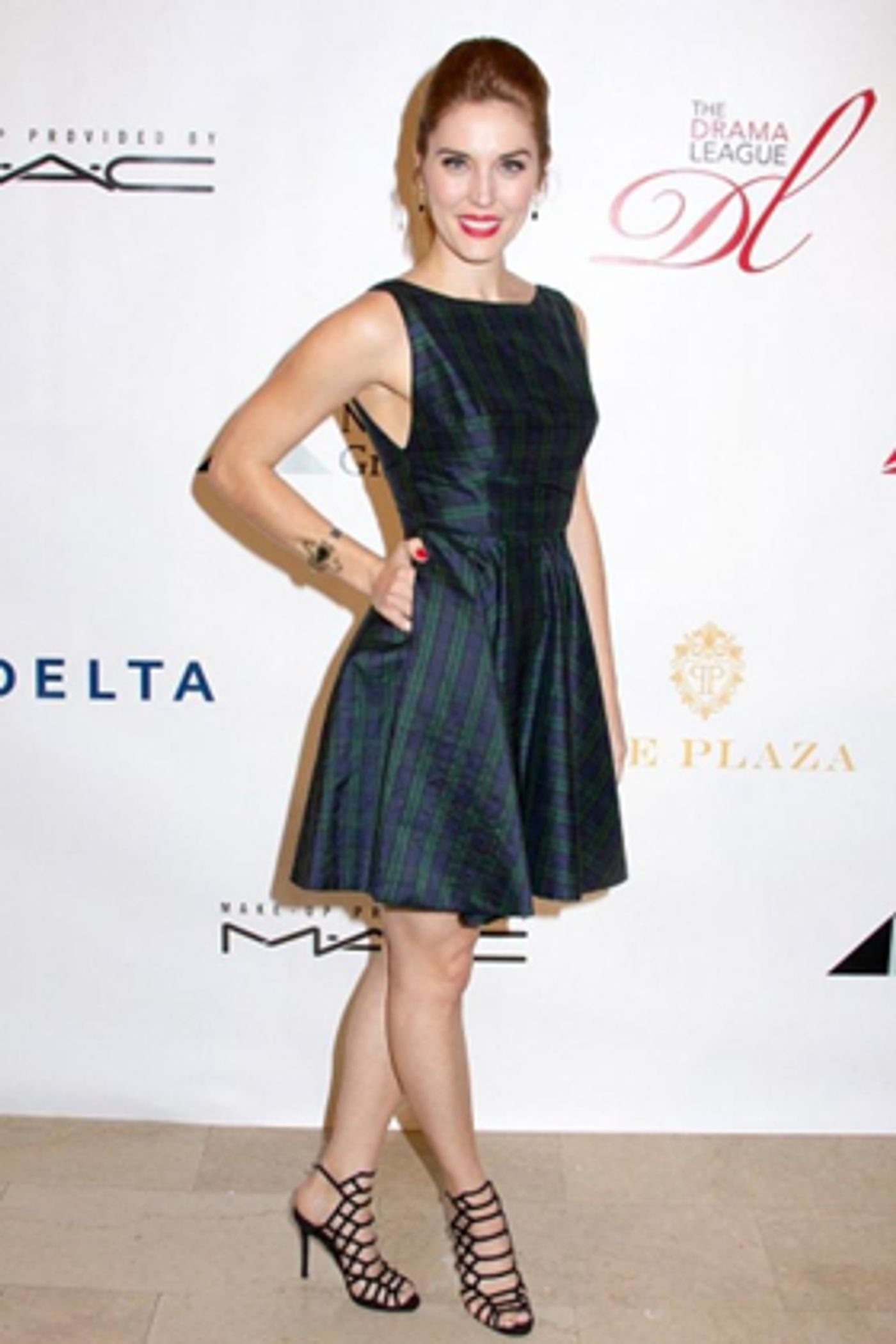 Mara Davi and Toccarra Cash Join Cast of THE PLAY THAT GOES WRONG Tonight  Image