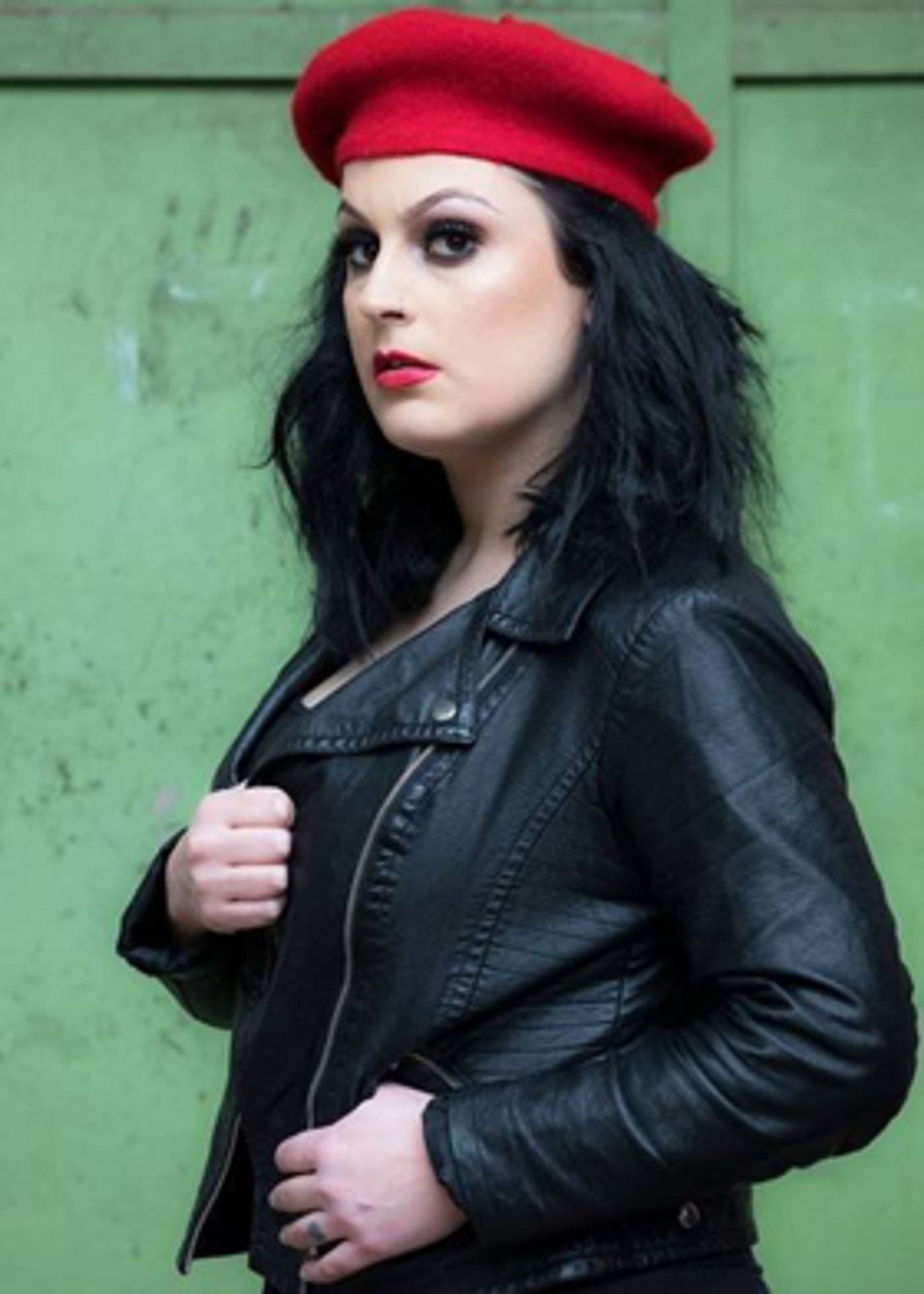 Louise Distras Releases New Single LAND OF DOPE AND GLORY + Kicks Off UK Tour Today  Image