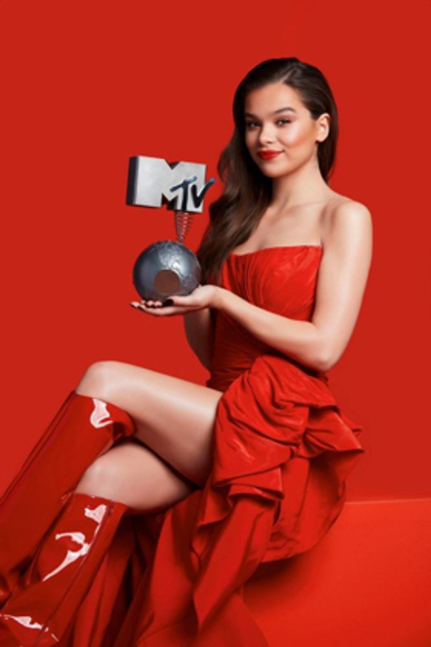 Hailee Steinfeld to Host the 2018 MTV EMAS Hailee Steinfeld to Host the 2018 MTV EMAS Image