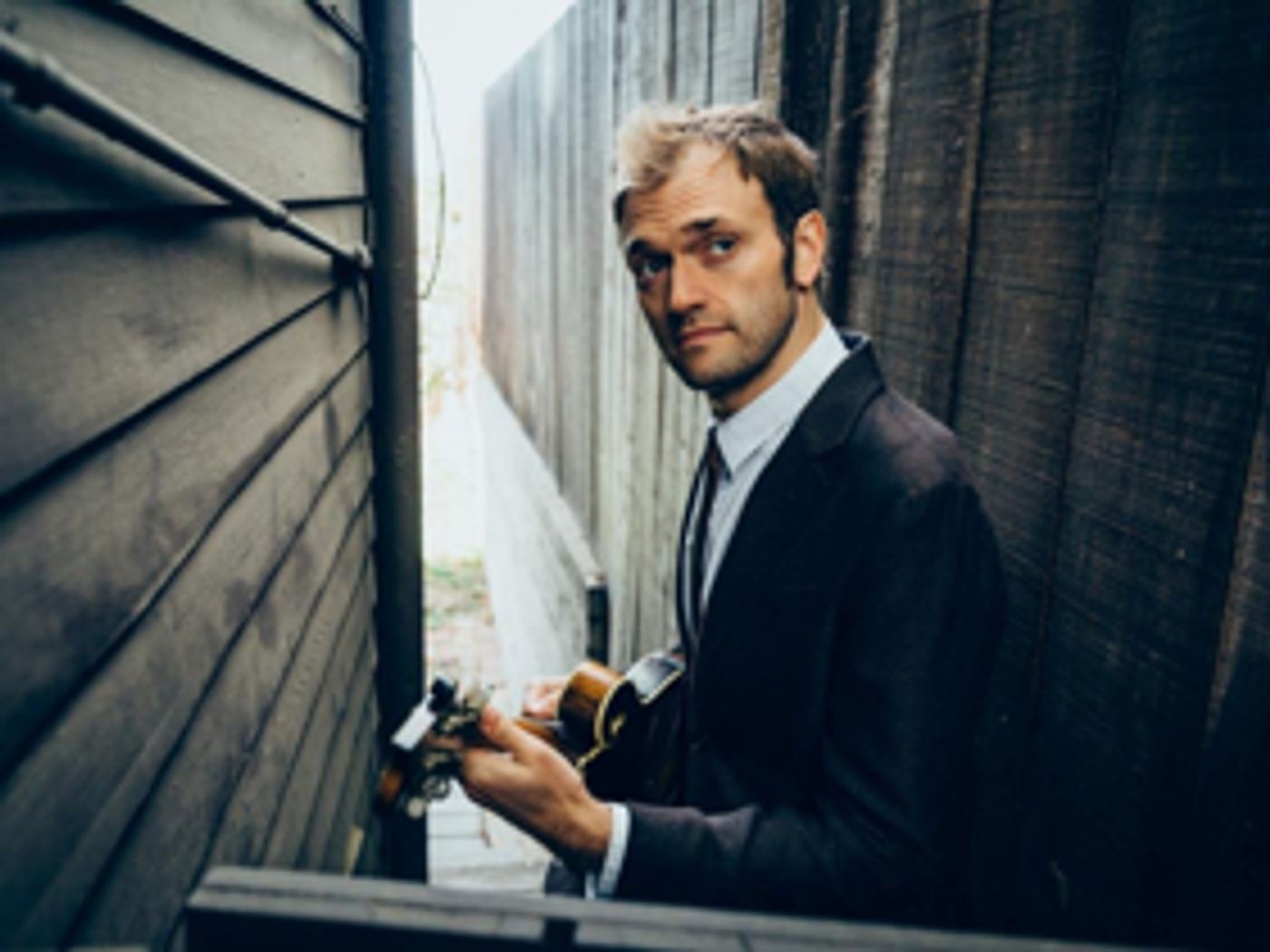 Chris Thile Leads Five-Concert Residency Throughout Carnegie Hall's 2018–2019 Season Chris Thile Leads Five-Concert Residency Throughout Carnegie Hall's 2018–2019 Season Image