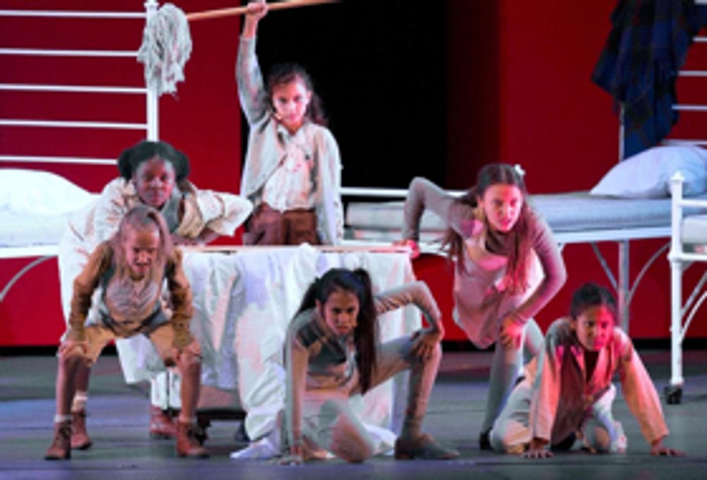 Review: Michael Arden Directs ANNIE with Creative Ingenuity at the Hollywood Bowl  Image