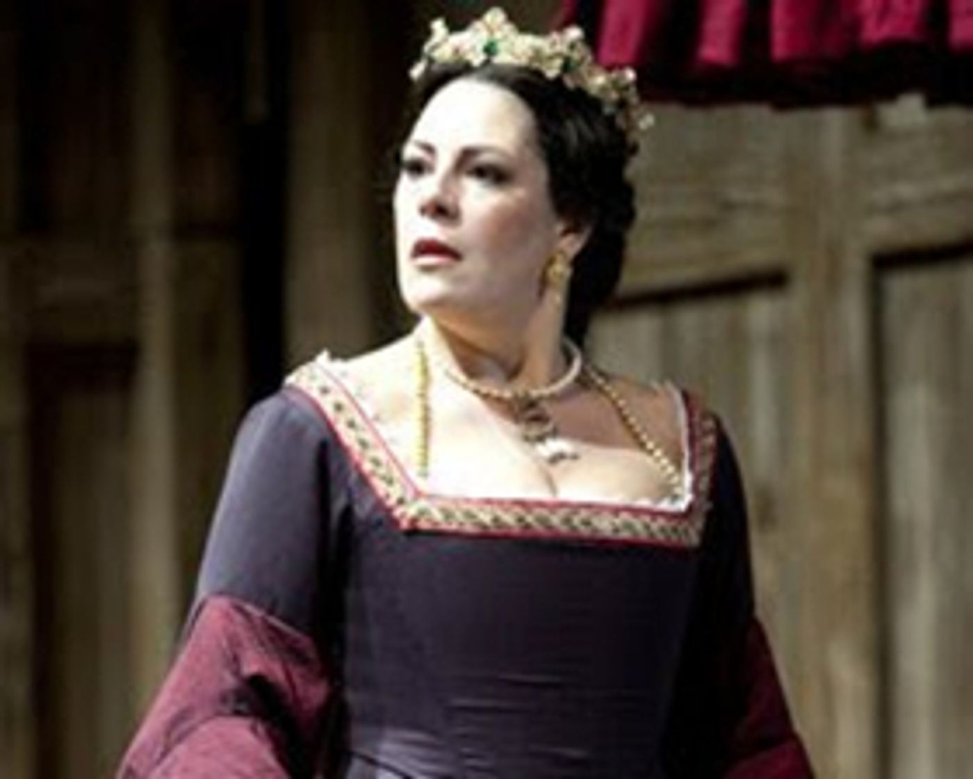 Sondra Radvanovsky Reigns in ANNA BOLENA at the COC Sondra Radvanovsky Reigns in ANNA BOLENA at the COC Image