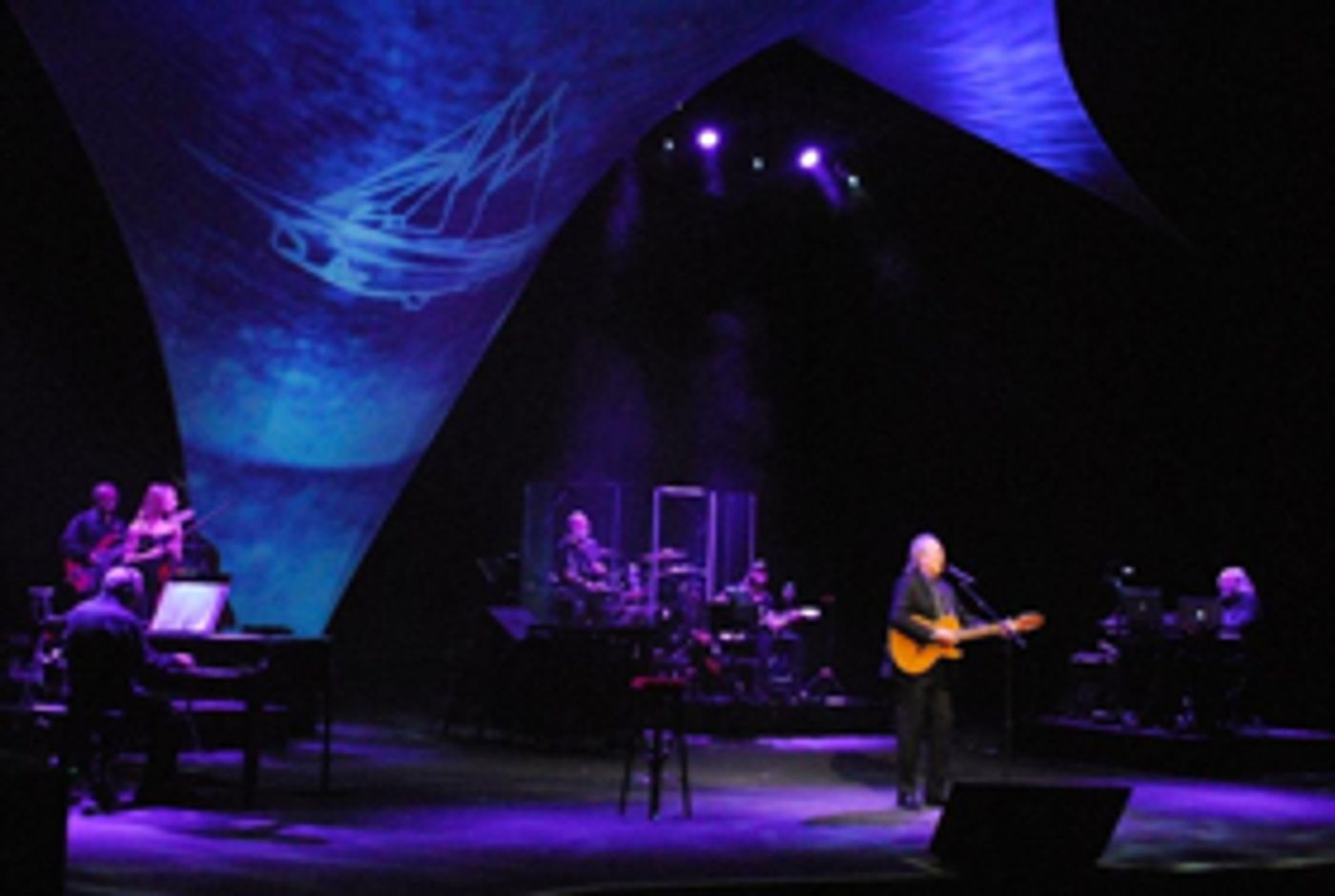 Entre las olas del Mediterráneo, Joan Manuel Serrat vertió su talento en el Palacio de Bellas Artes  Image