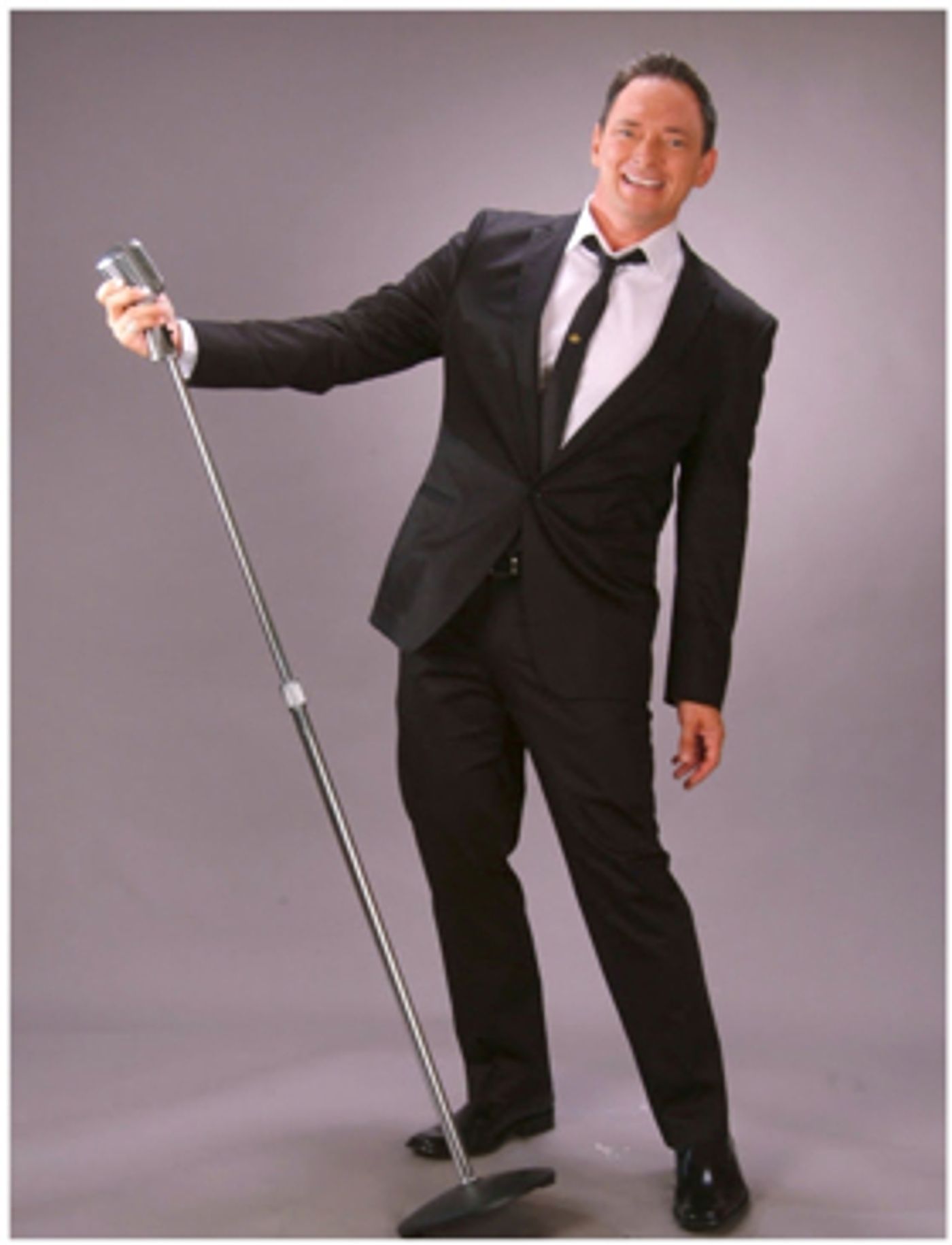 Les Lankhorst in A CROONER CHRISTMAS at MTH  Image