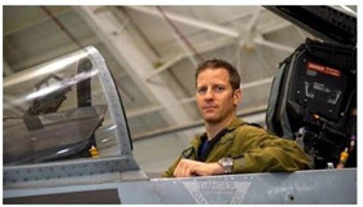 Smithsonian Channel Premieres New Series SURVIVAL IN THE SKIES, 11/28  Image