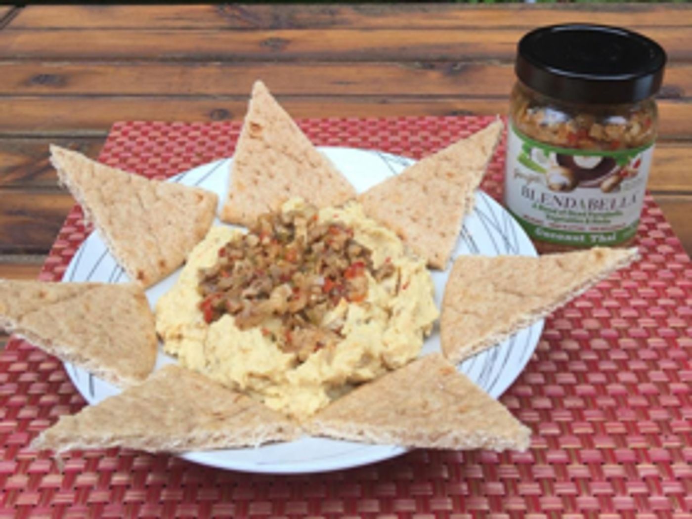 Marinas Menu & Lifestyle:  BLENDABELLA Makes Hummus and Guacamole Great  Image