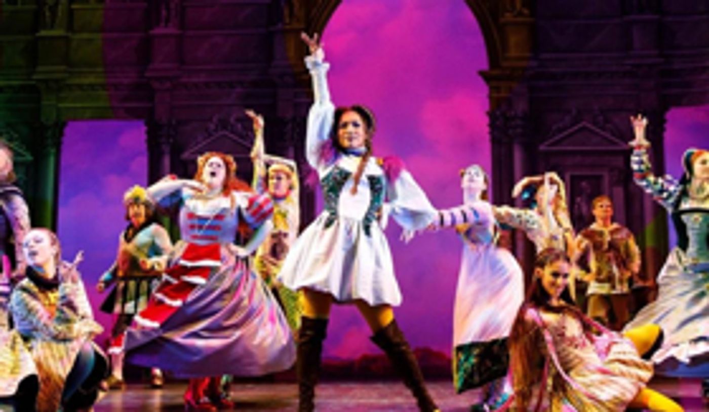 HEAD OVER HEELS Cast Will Perform On The Thanksgiving Day Parade  Image