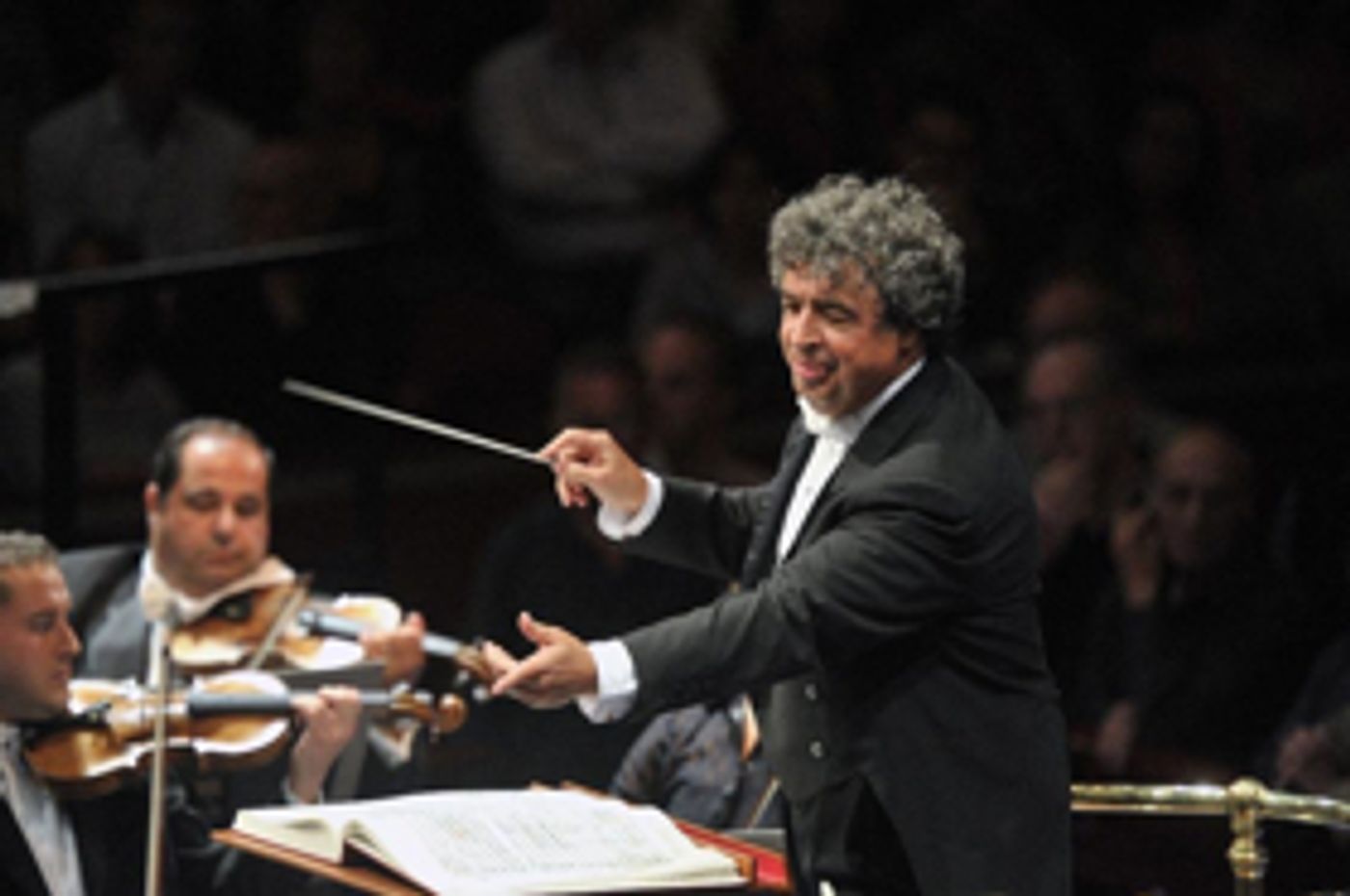Semyon Bychkov To Return to New York Philharmonic To Conduct Two Programs Semyon Bychkov To Return to New York Philharmonic To Conduct Two Programs Image