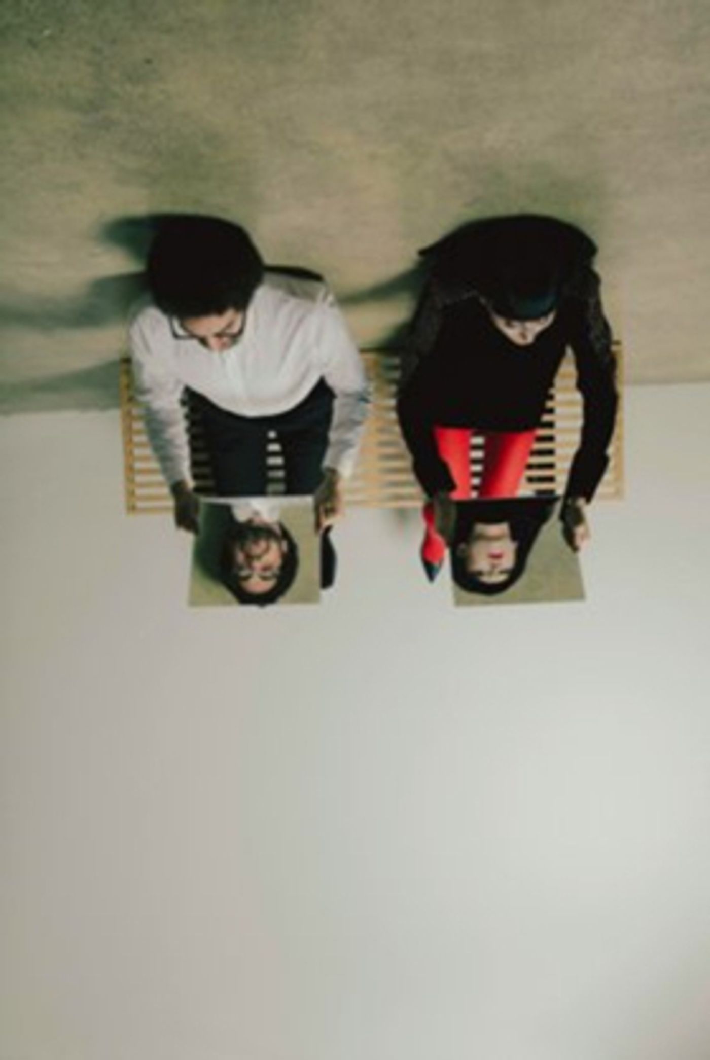 Karen O & Danger Mouse Unveil TURN THE LIGHT Collaborative Album Out Friday  Image