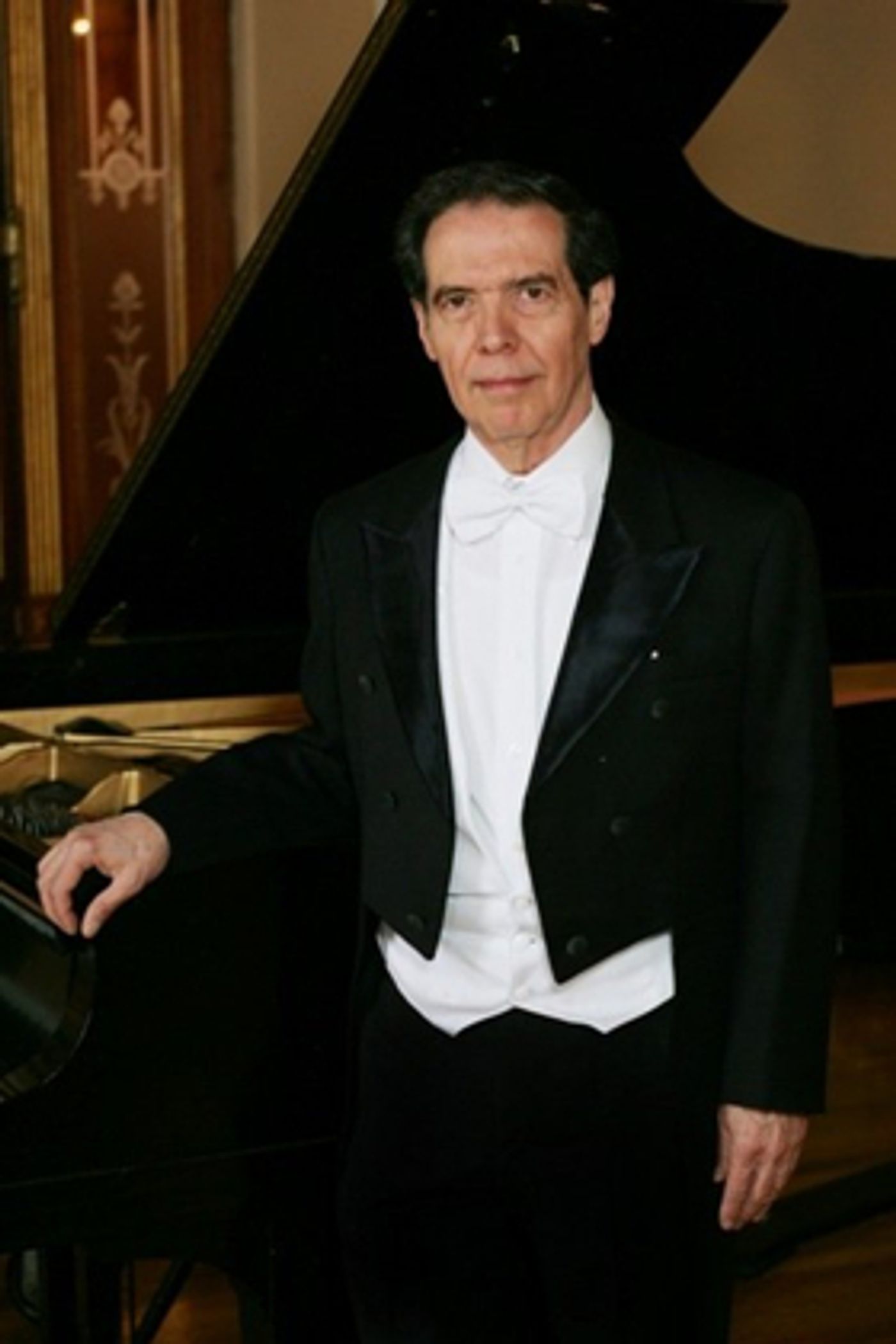 Para iniciar 2019, el pianista Héctor Rojas ofrecerá conciertos con música de Ponce y Chopin Para iniciar 2019, el pianista Héctor Rojas ofrecerá conciertos con música de Ponce y Chopin Image