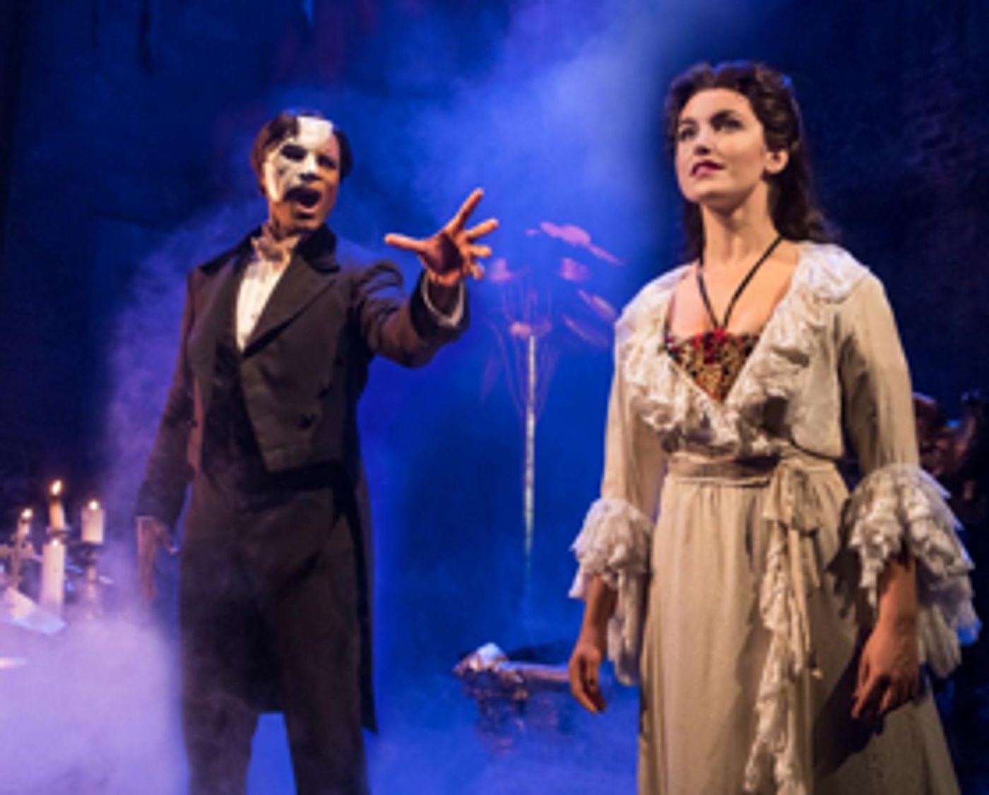 Derrick Davis Returns to Leading Role in PHANTOM OF THE OPERA Tour Derrick Davis Returns to Leading Role in PHANTOM OF THE OPERA Tour Image