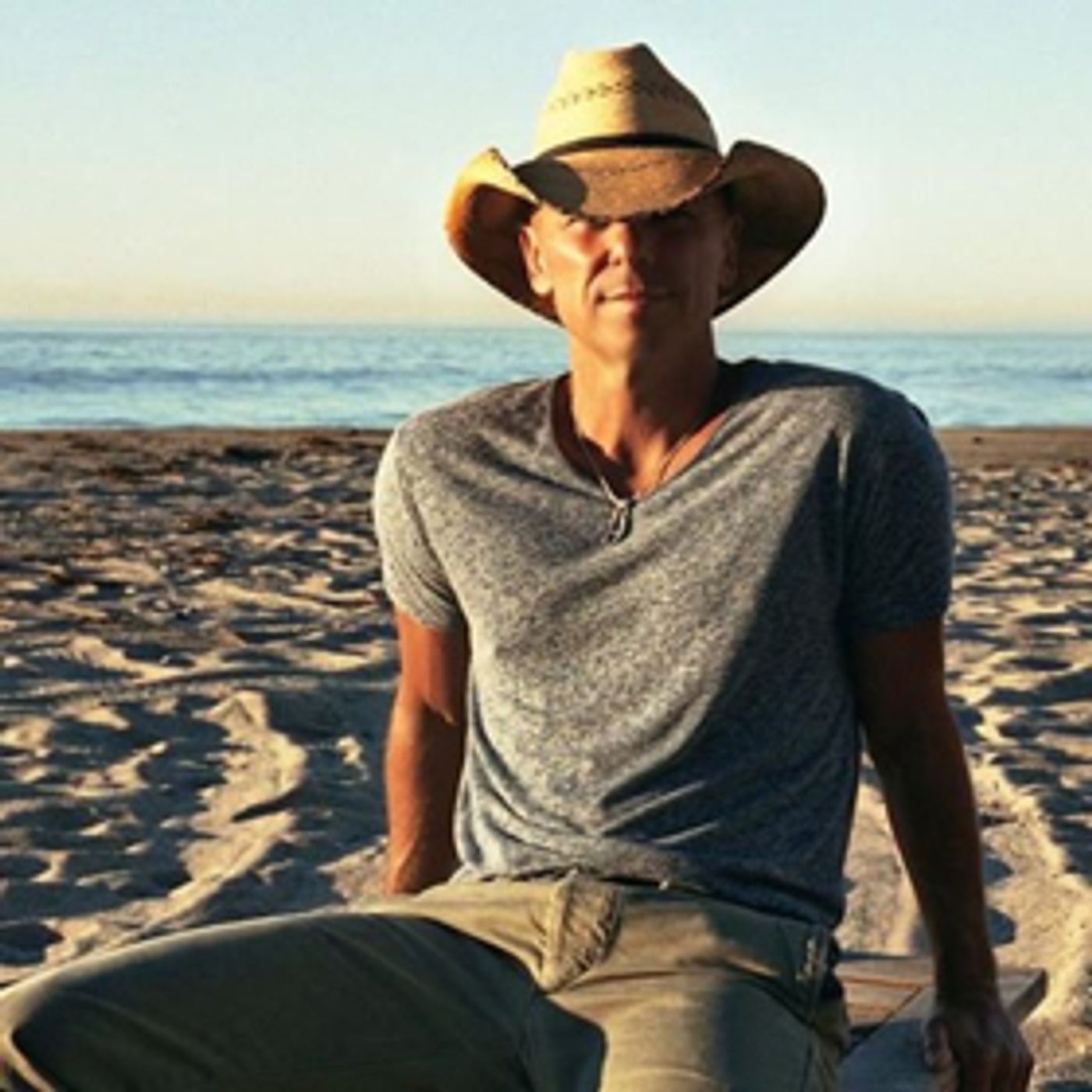 Kenny Chesney Announces 17th Studio Album SONGS FOR SAINTS  Image
