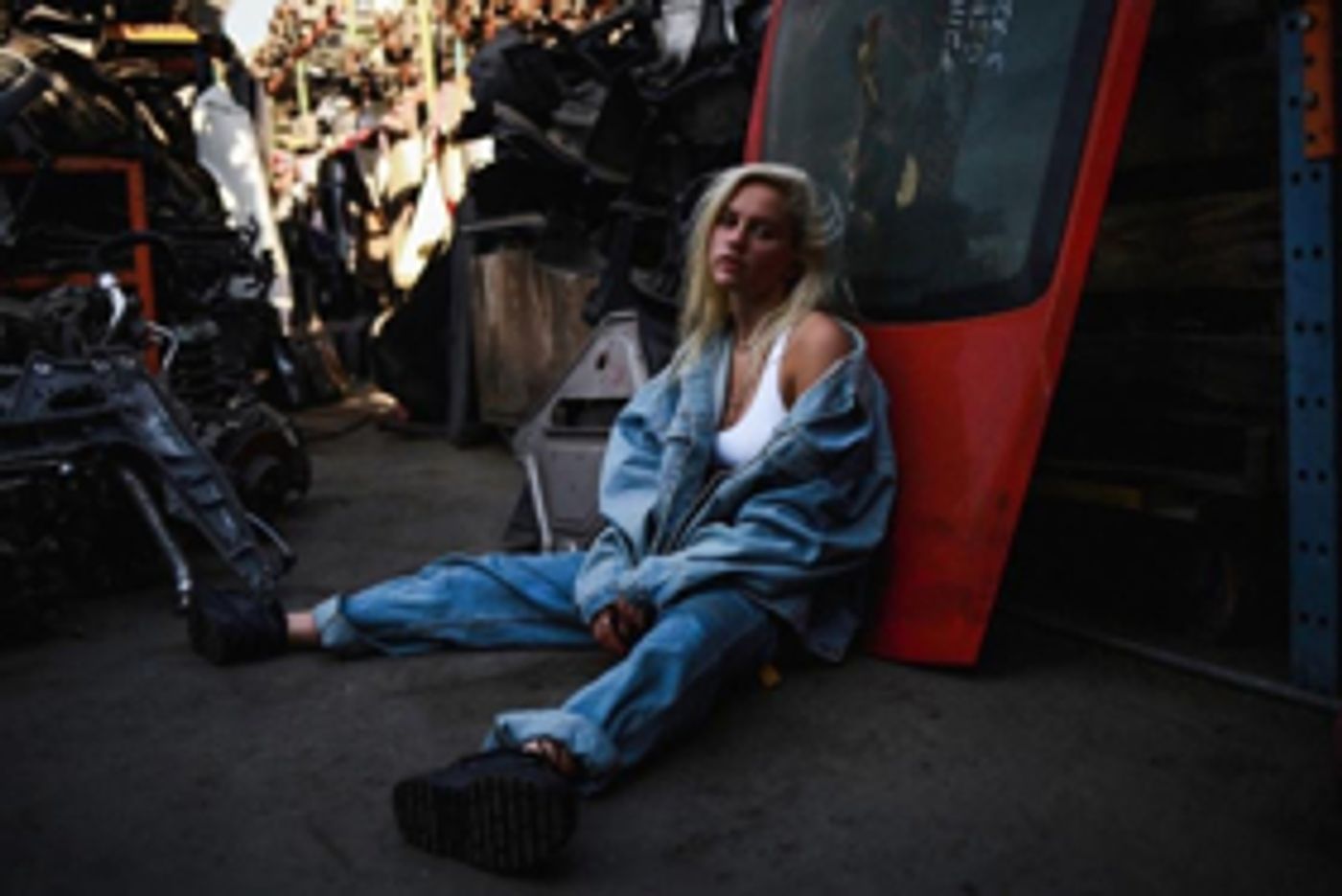 Carlie Hanson Releases Track for Newest Single 'Numb' Today  Image