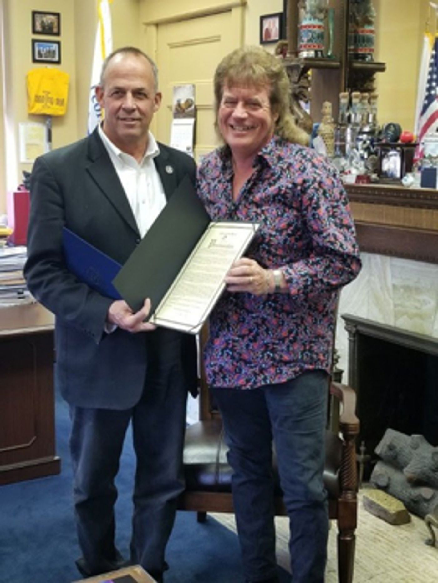 Illinois Honors Native Tim Atwood For Career In Country Music  Image