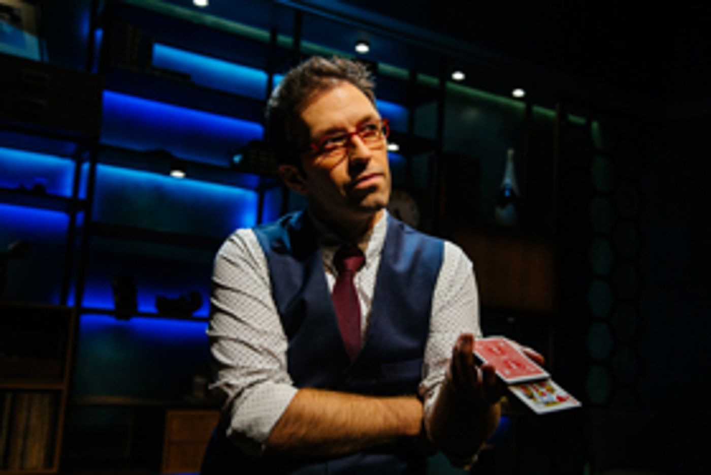 Review: Helder Guimarães Shares Sleight-of-Hand Mysteries in INVISIBLE TANGO at the Geffen Playhouse  Image