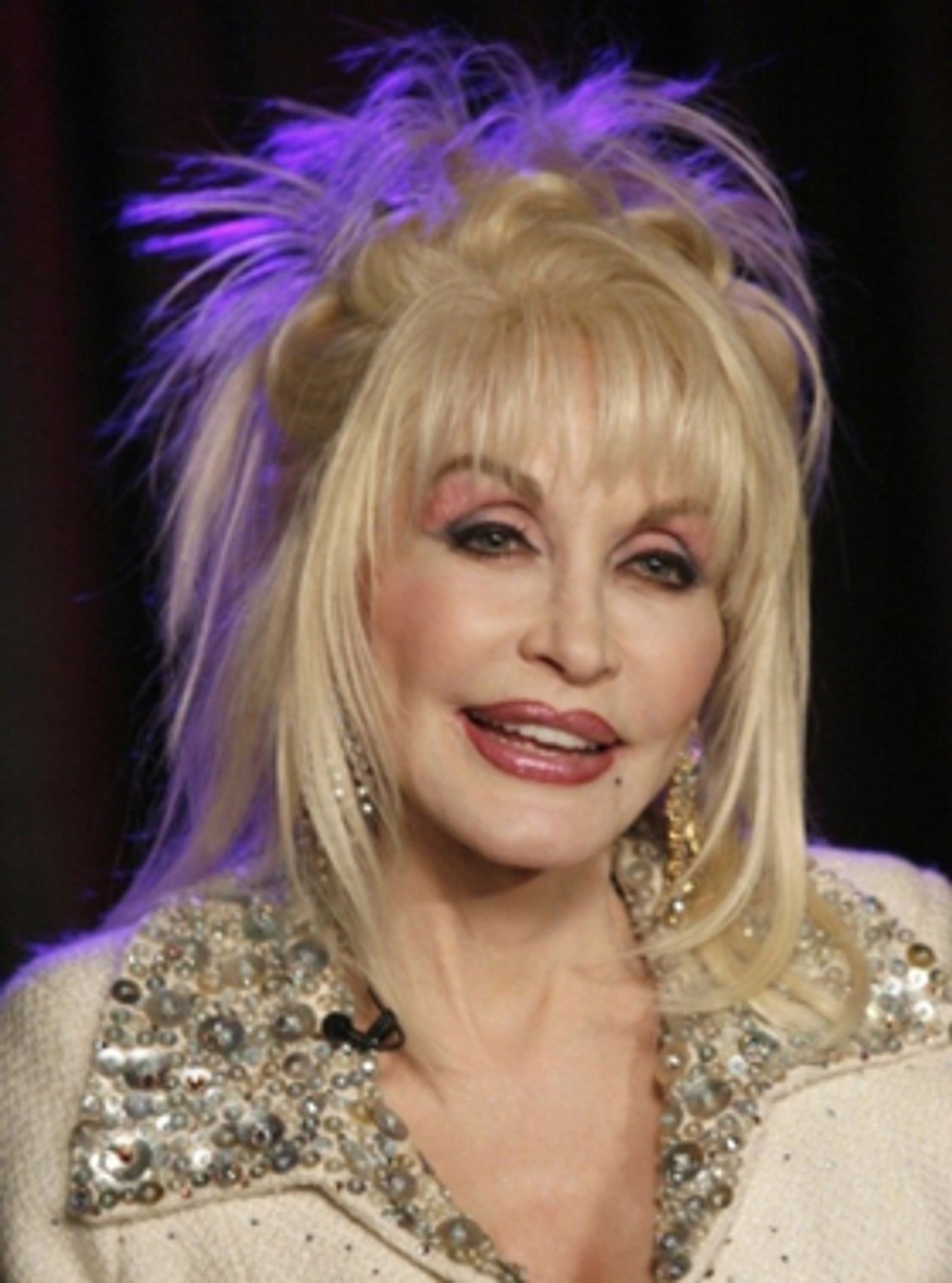 Netflix Orders Dolly Parton Anthology Series  Image
