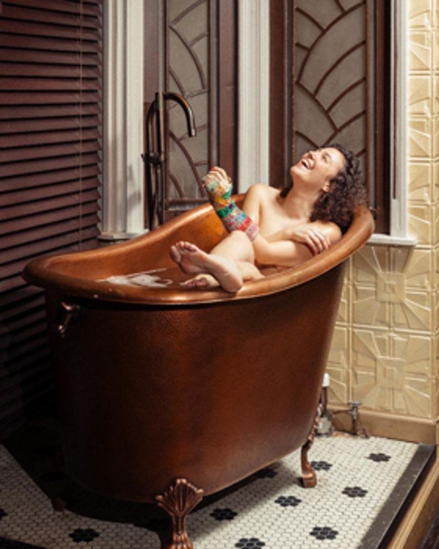 Review: BROKEN BONE BATHTUB: A Quirky, Intimate Play That Will Restore Your Faith in Humanity Image