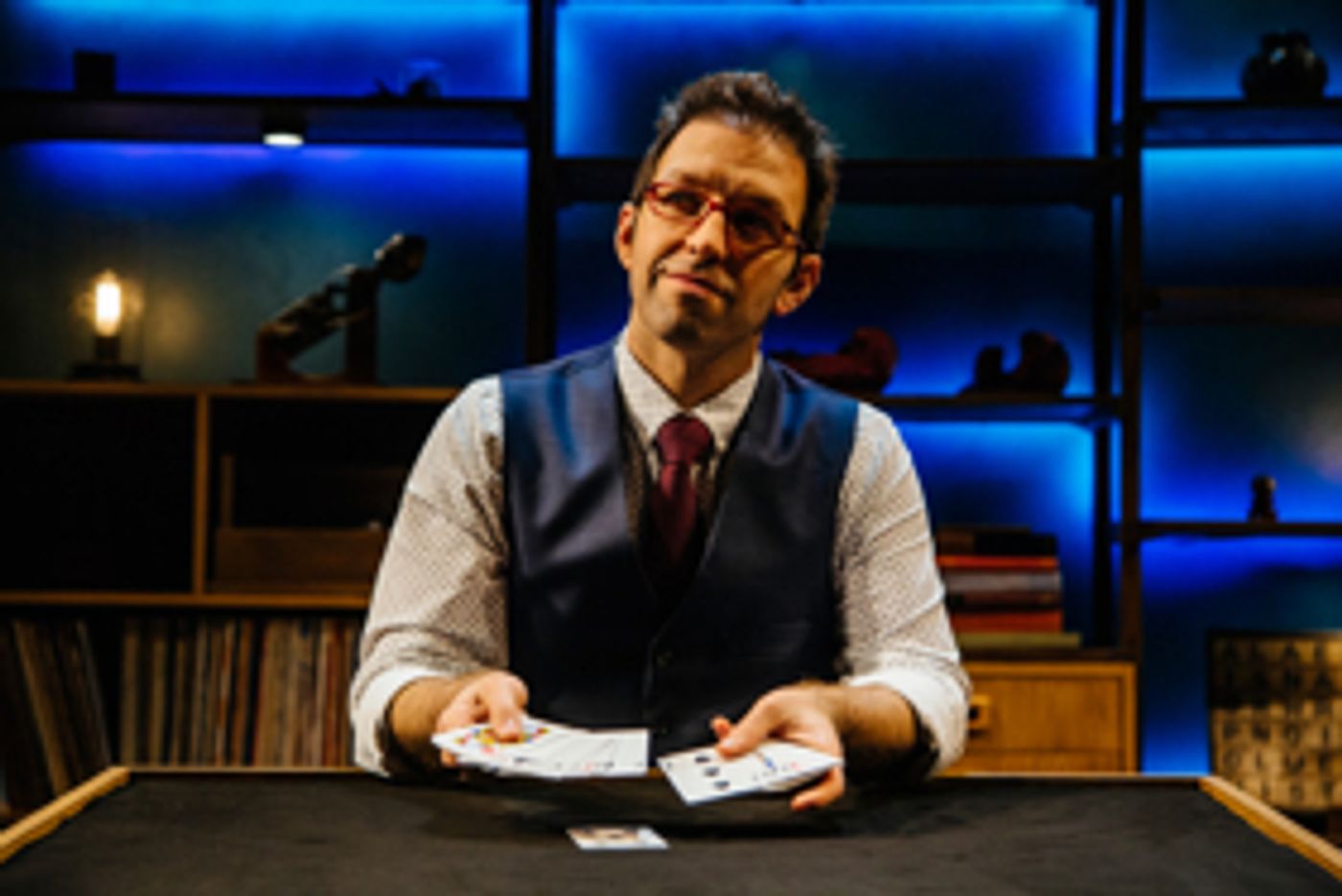 Review: Helder Guimarães Shares Sleight-of-Hand Mysteries in INVISIBLE TANGO at the Geffen Playhouse  Image