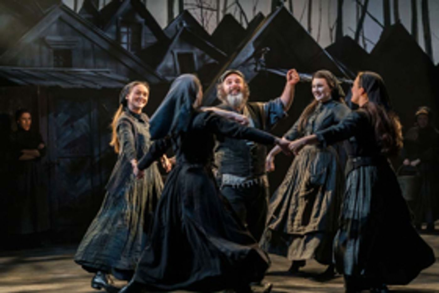 Review: FIDDLER ON THE ROOF, Playhouse Theatre  Image
