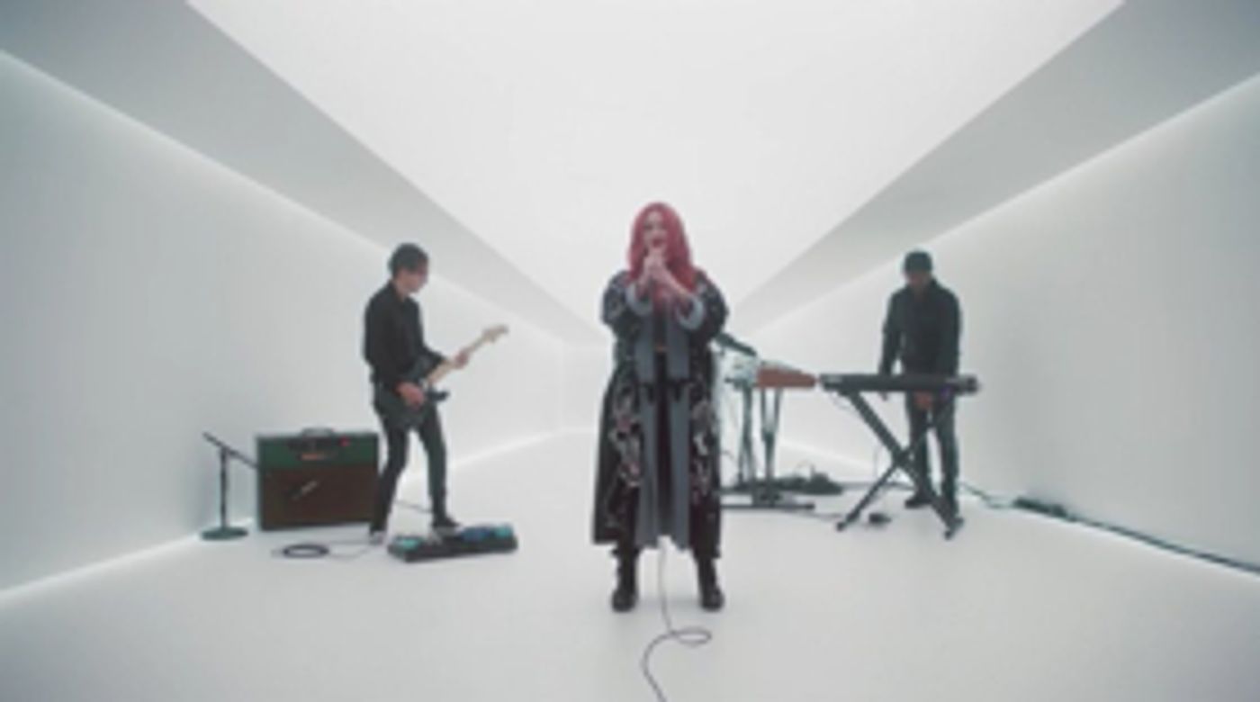 Elley Duhé Shares Vevo DSCVR Performances SAVIOR & COUNTERFEIT  Image