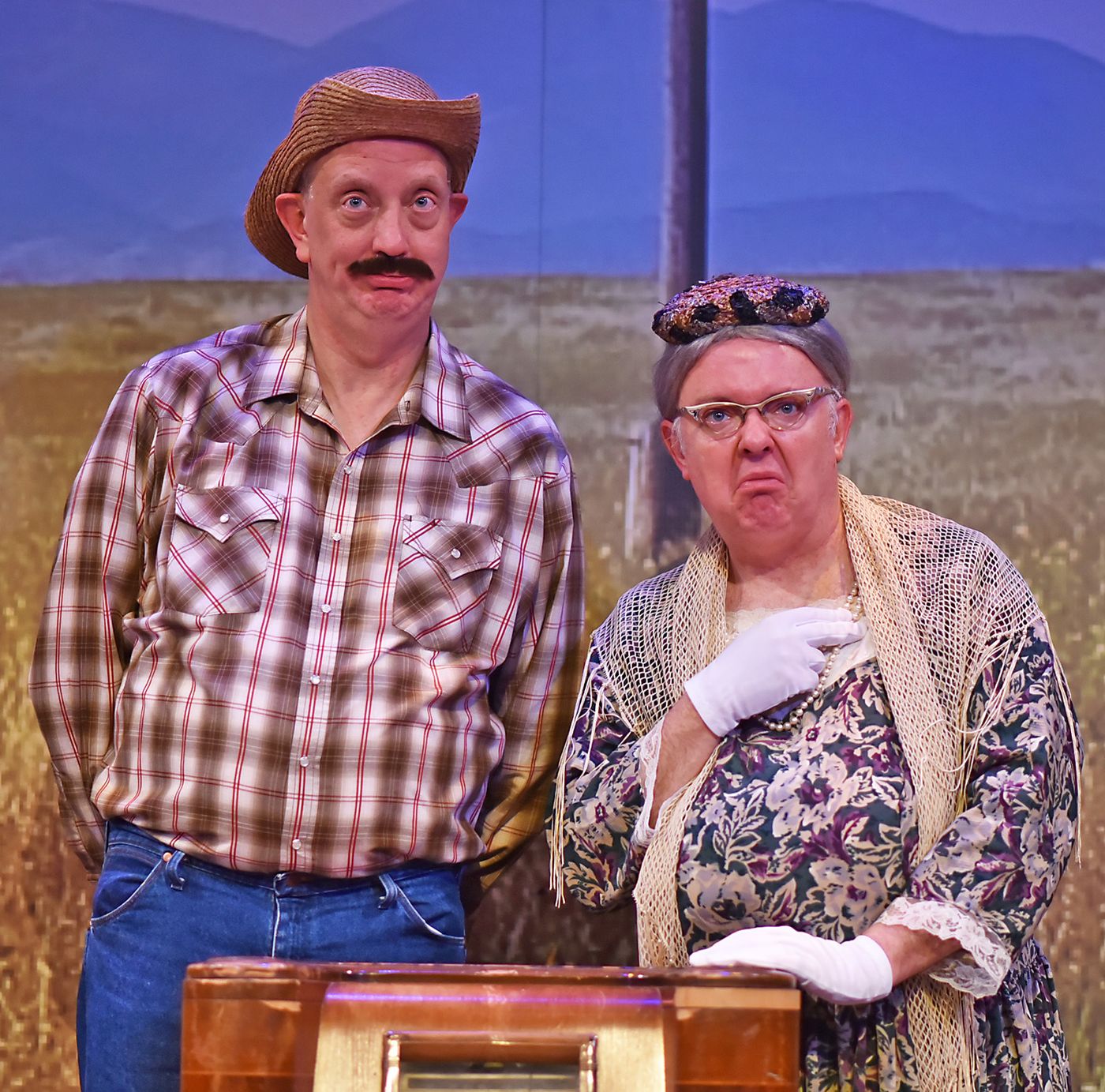 Review: GREATER TUNA at Beef & Boards Dinner Theatre  Image