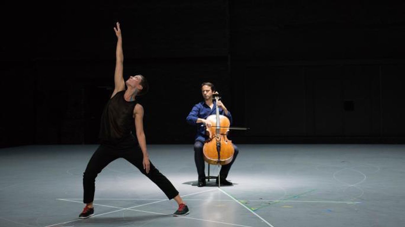 Review: MITTEN WIR IM LEBEN SIND/BACH6CELLOSUITEN, Sadler's Wells  Image