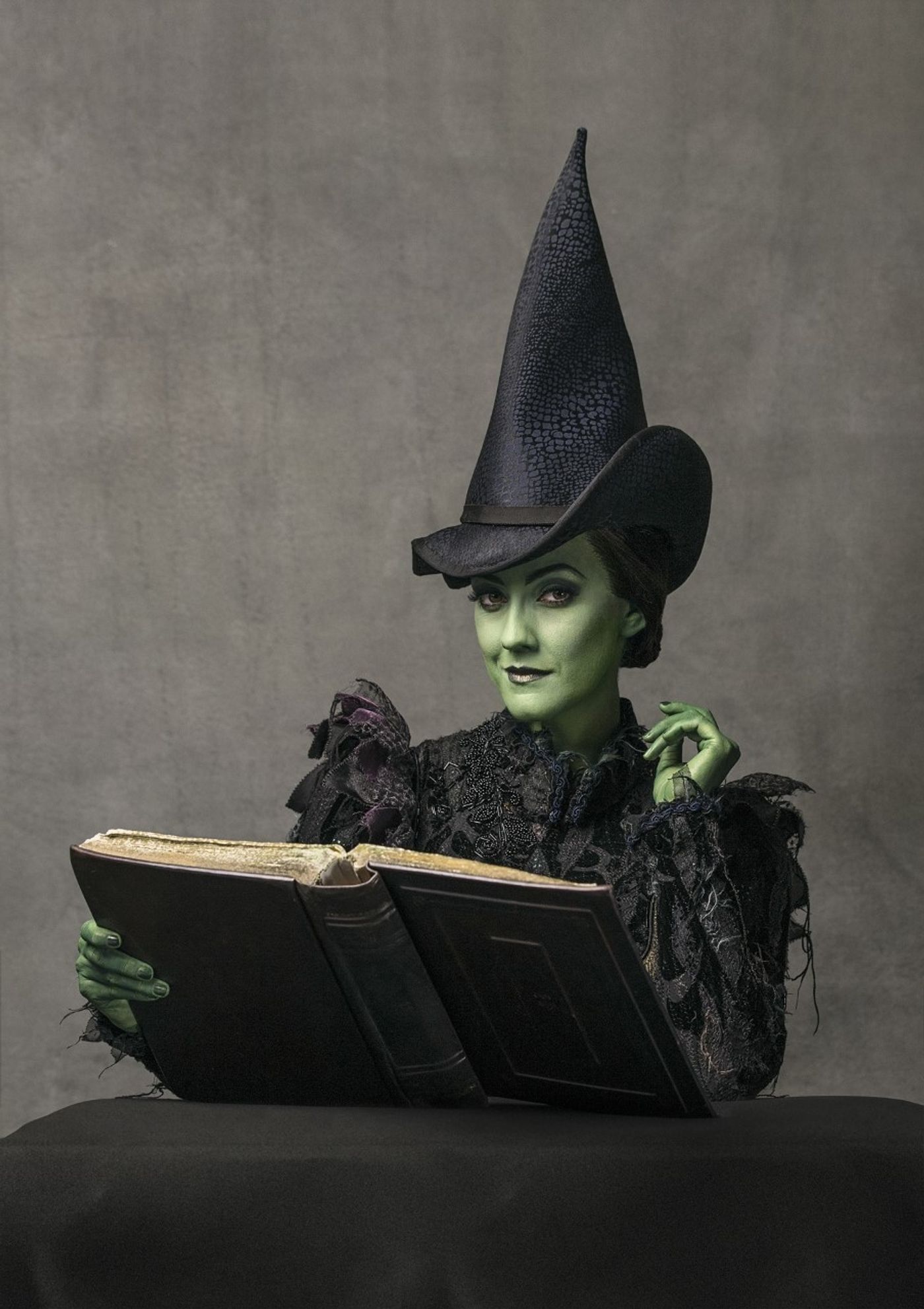 Review: WICKED, Apollo Victoria Theatre  Image