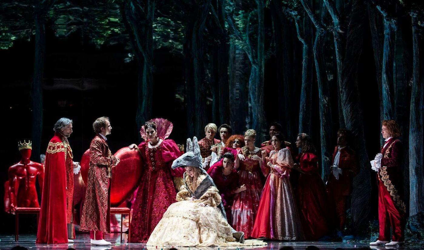 Review: PEAU D'ÂNE at Marigny Review: PEAU D'ÂNE at Marigny Image