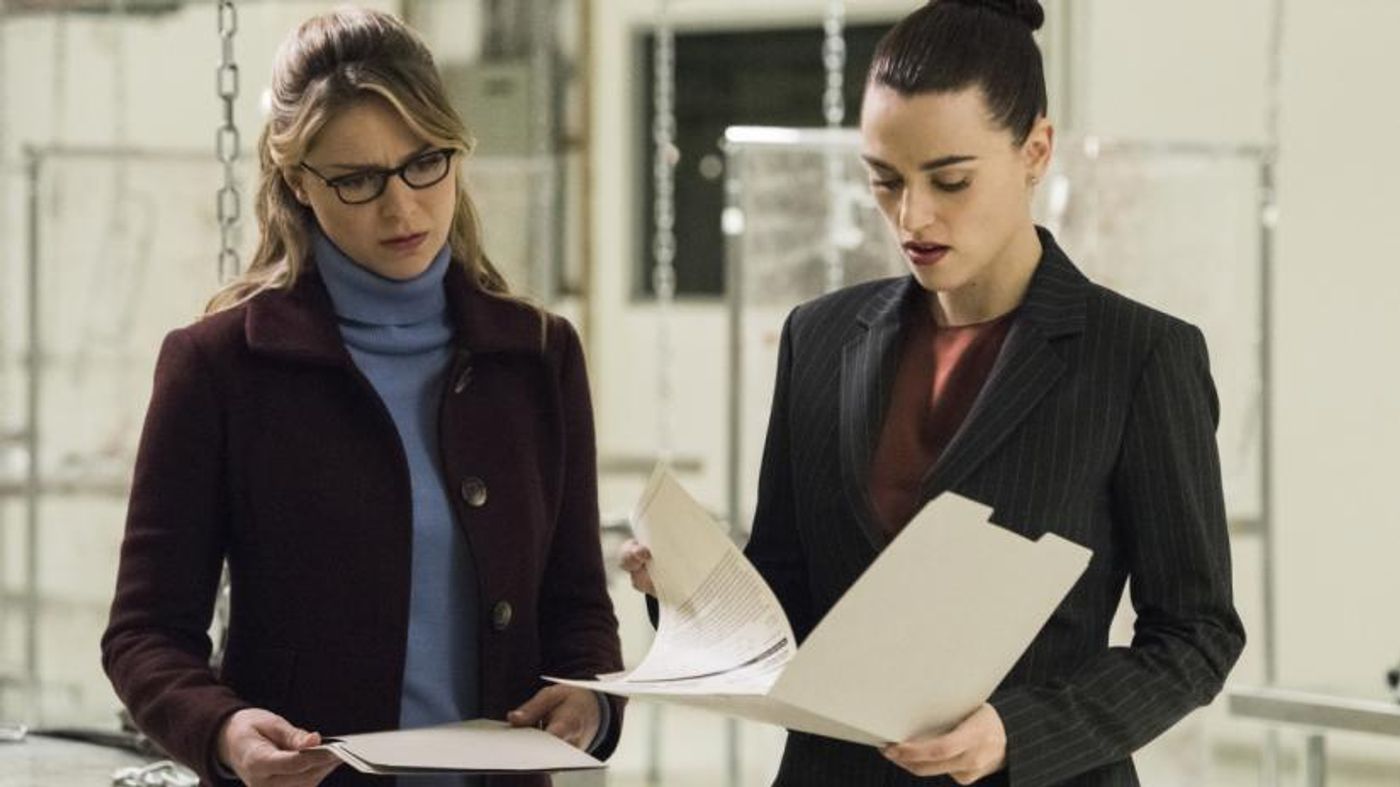 BWW Recap: Kara and Lena Uncover Treason at the Whitehouse In This Week's SUPERGIRL  Image