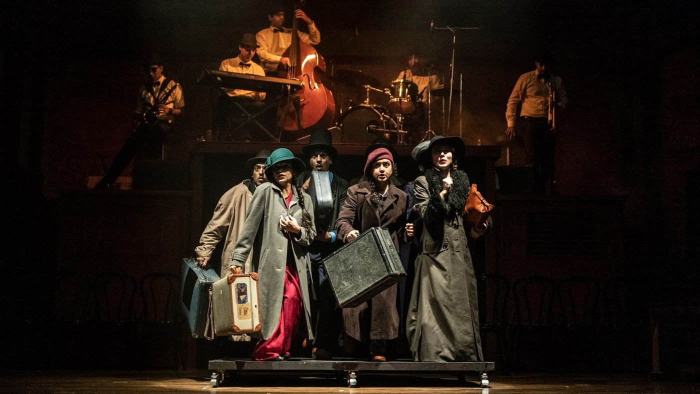 Review: DETECTIVE NAU-DO-GYRAH Reminds Us Of Hindi Films Of 50's  Image