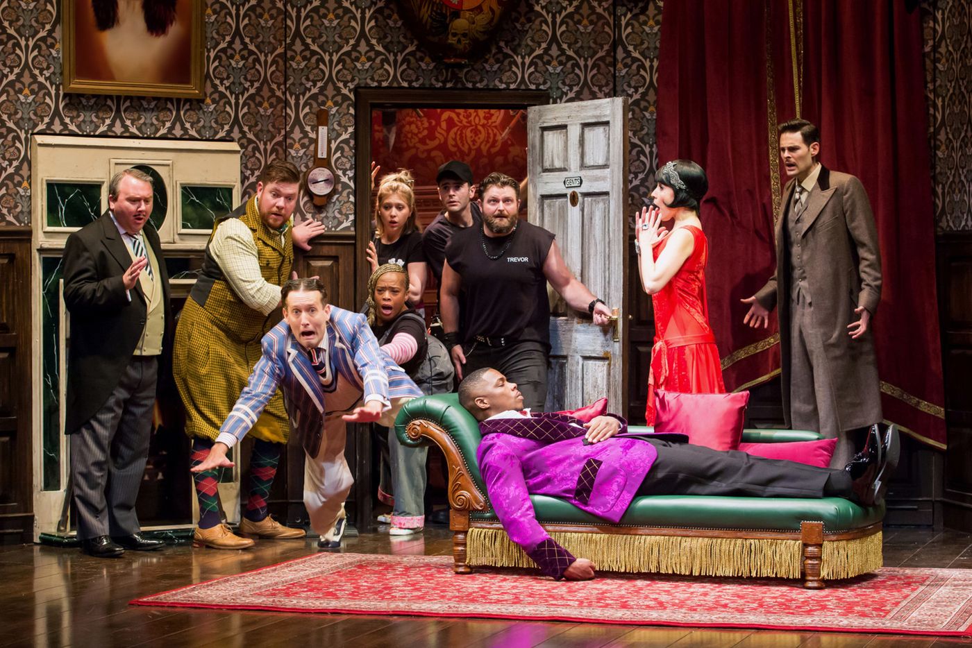 Review: THE PLAY THAT GOES WRONG at Oriental Theatre  Image