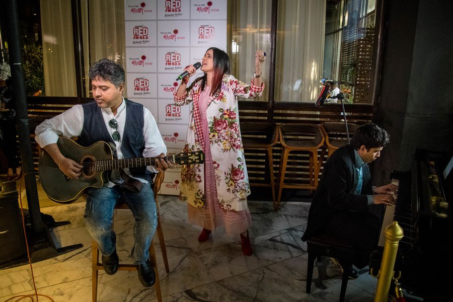 Interview: Sona Mohapatra on her new show Lal Pari Mastani on Red FM Image