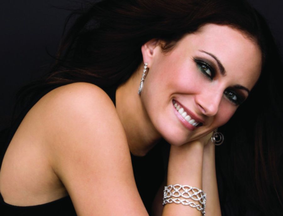Review: Laura Benanti Comes to the David A Straz Center For The Performing Arts Image