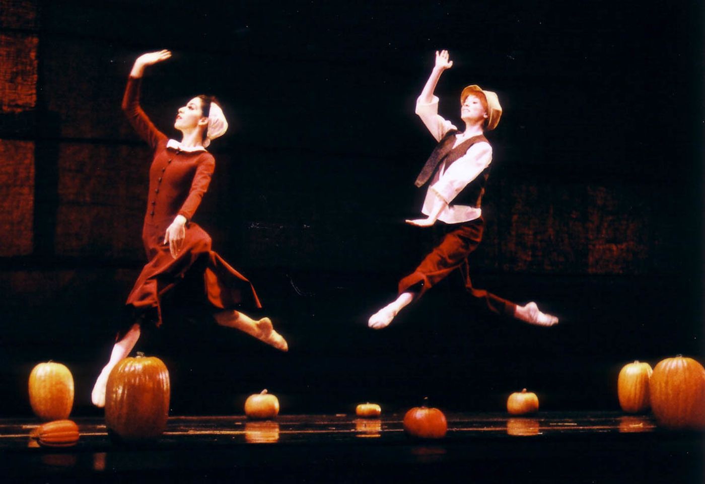 Review: THE WIDOW'S BROOM at The Festival Ballet - Too Lovely for Words!  Image