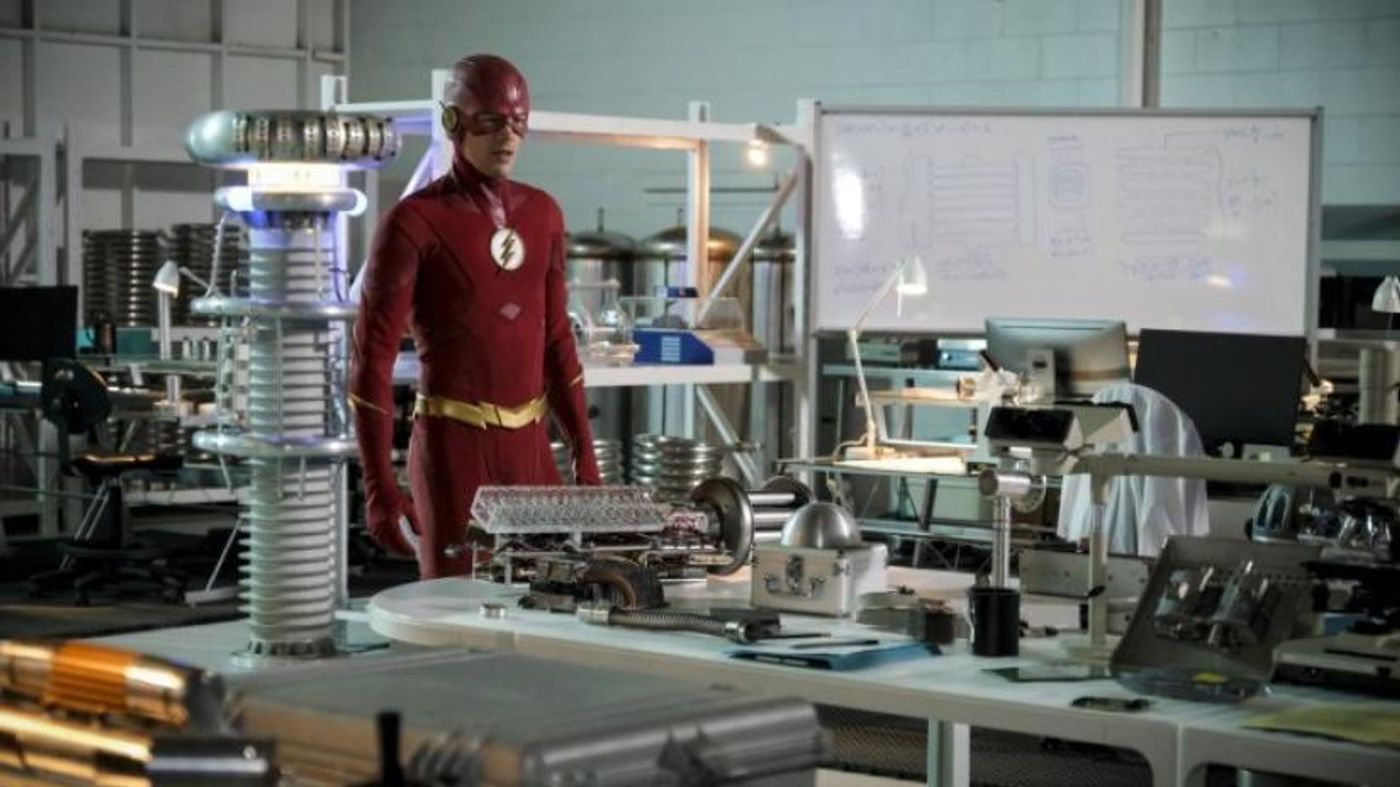 Review: Team Flash Battles Cicada on This Week's THE FLASH Review: Team Flash Battles Cicada on This Week's THE FLASH Image
