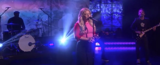 VIDEO: Watch Kelly Clarkson Perform I DON'T THINK ABOUT YOU on THE ELLEN SHOW Video