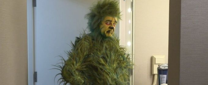 TV: Gavin Lee Gets Grinch-ified For HOW THE GRINCH STOLE CHRISTMAS! Video